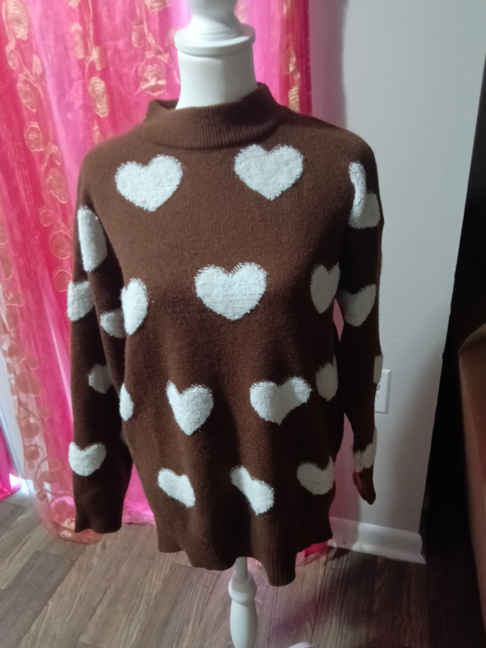 Brown Heart Pattern Women's Sweater - Cozy Long Sleeve